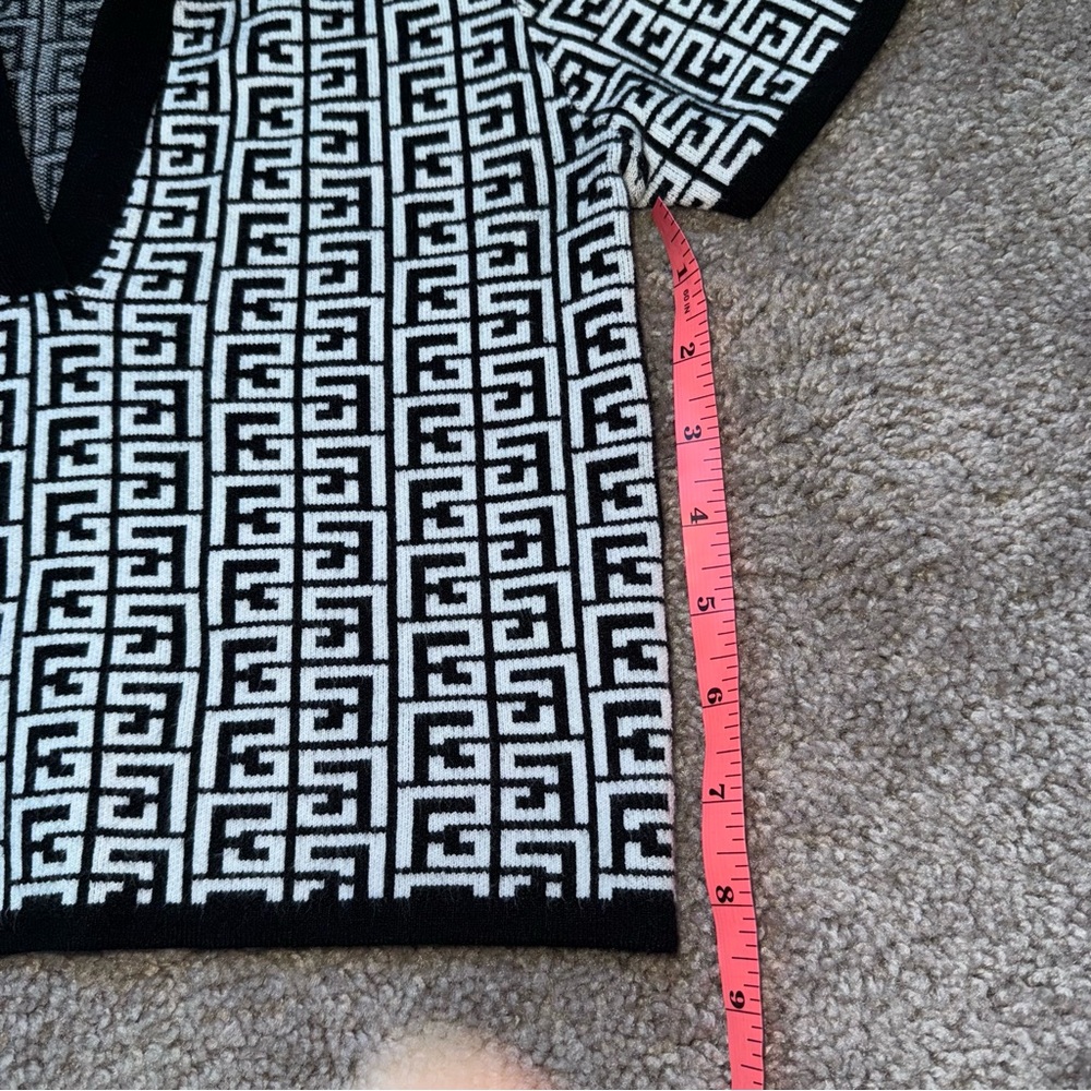 Debut Short Sleeve Crop Black and White Pattern Medium - Picture 5 of 7